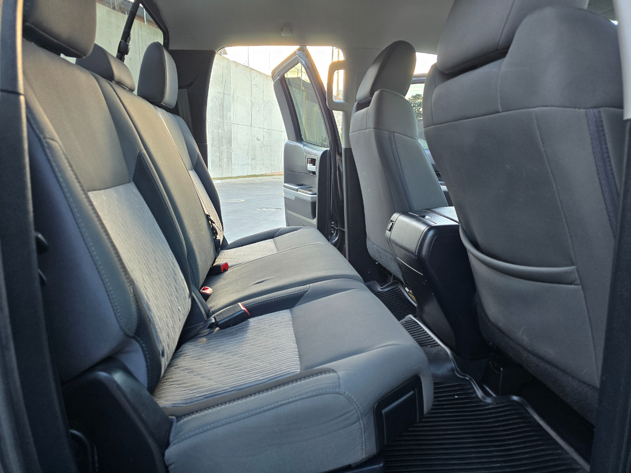 Toyota Tundra 4WD SR5 Double Cab 6.5' Bed (Natl) 2017