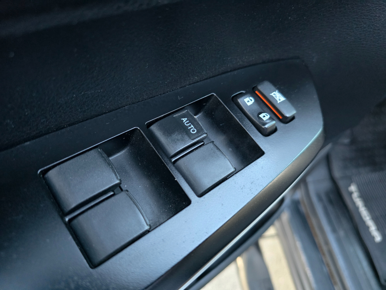 Toyota Tundra 4WD SR5 Double Cab 6.5' Bed (Natl) 2017