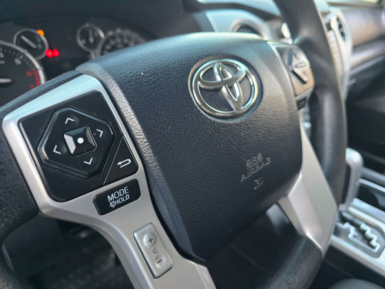 Toyota Tundra 4WD SR5 Double Cab 6.5' Bed (Natl) 2017