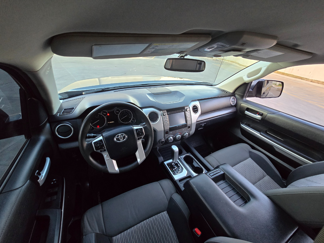 Toyota Tundra 4WD SR5 Double Cab 6.5' Bed (Natl) 2017