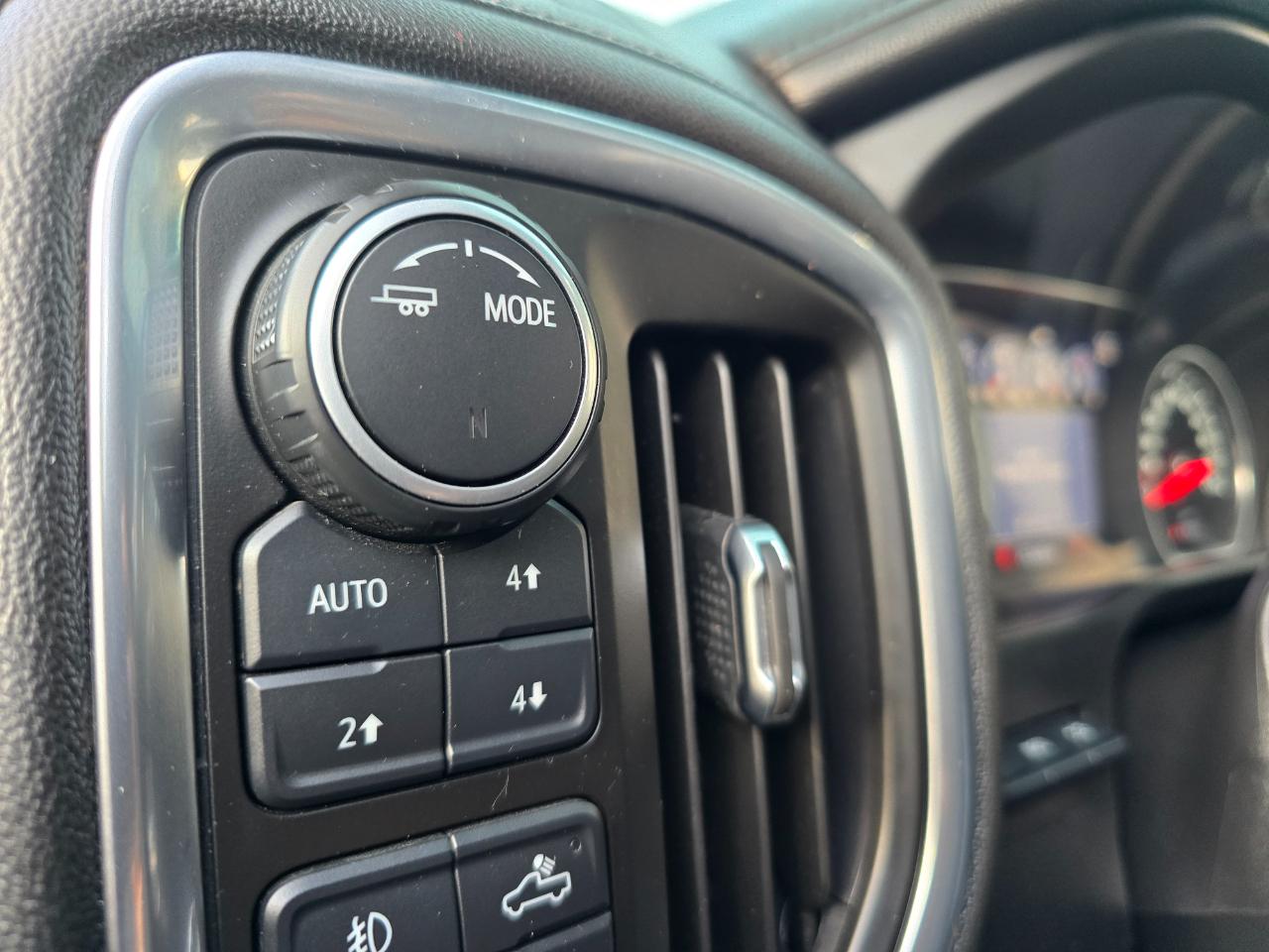 Chevrolet Silverado 1500 4WD Crew Cab 147" High Country 2020