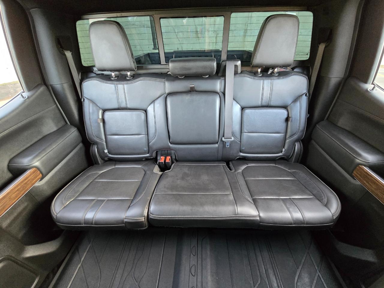 Chevrolet Silverado 1500 4WD Crew Cab 147" High Country 2020