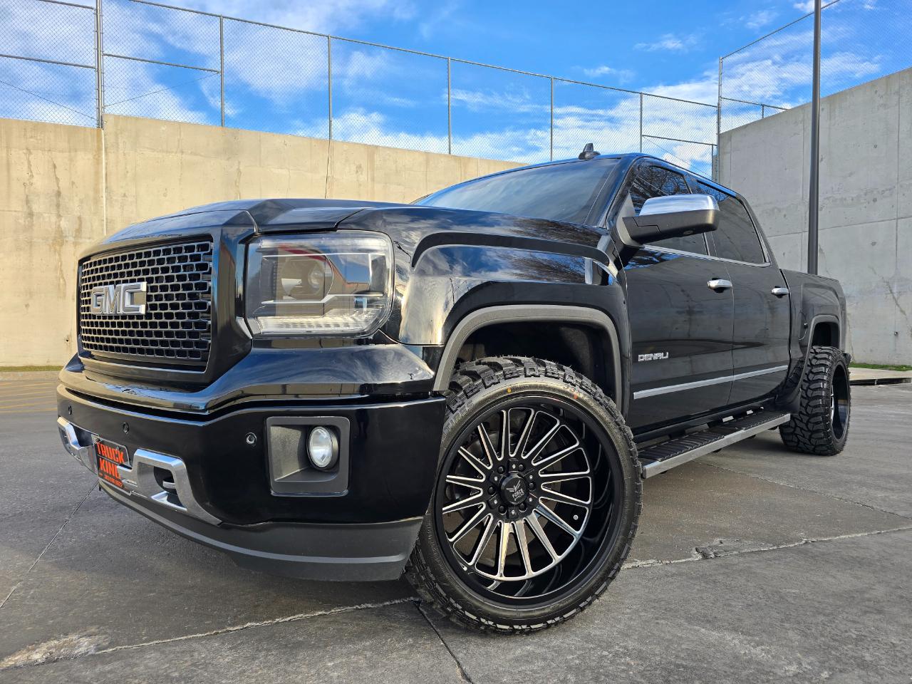 GMC Sierra 1500 4WD Crew Cab 143.5" Denali 2015