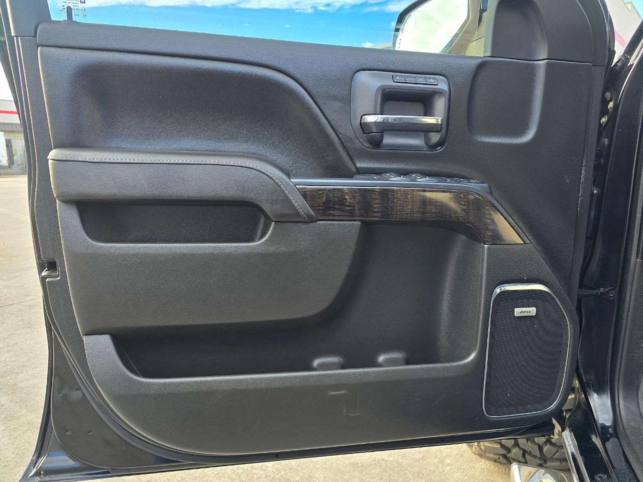 GMC Sierra 1500 4WD Crew Cab 143.5" Denali 2015