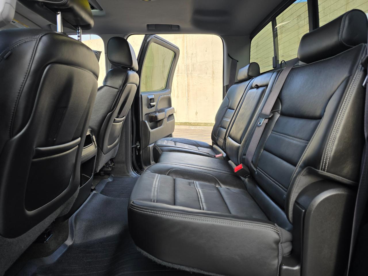 GMC Sierra 1500 4WD Crew Cab 143.5" Denali 2015