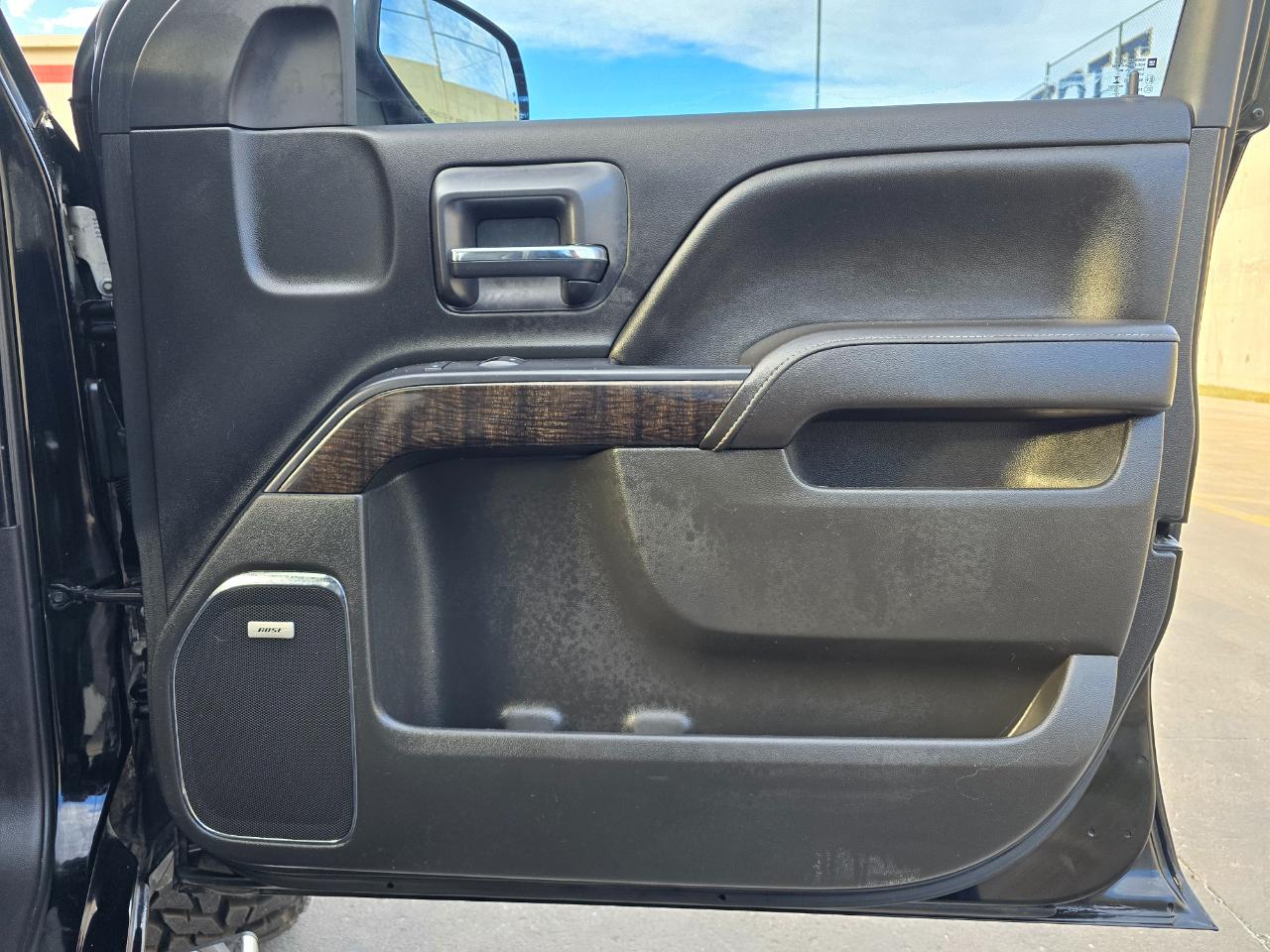 GMC Sierra 1500 4WD Crew Cab 143.5" Denali 2015