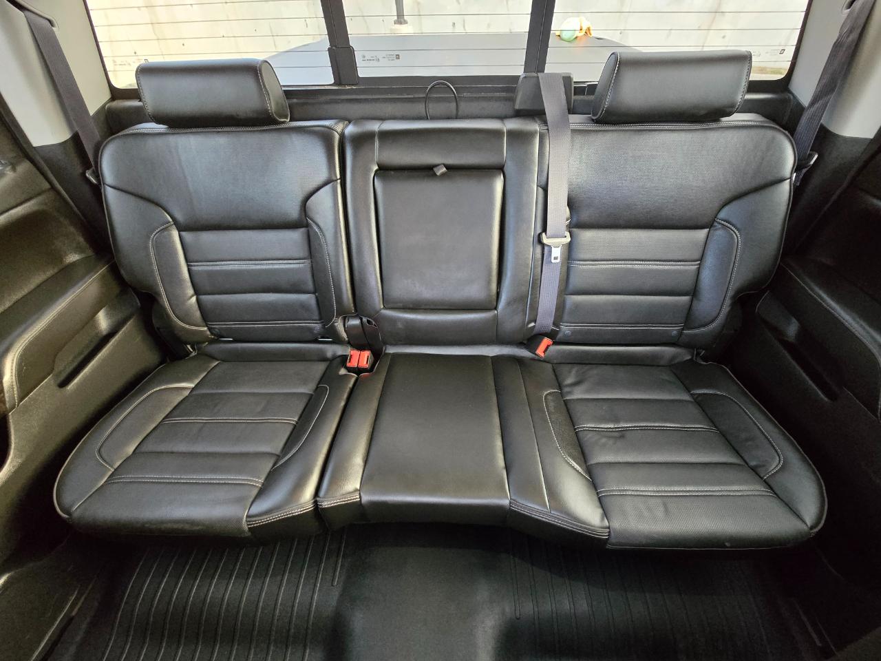 GMC Sierra 1500 4WD Crew Cab 143.5" Denali 2015