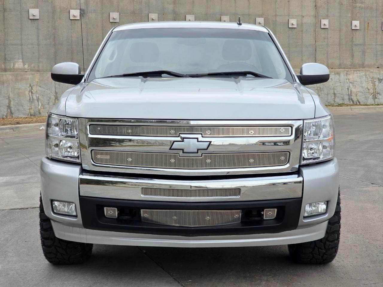 Chevrolet Silverado 1500 4WD Reg Cab 119.0" LT 2010