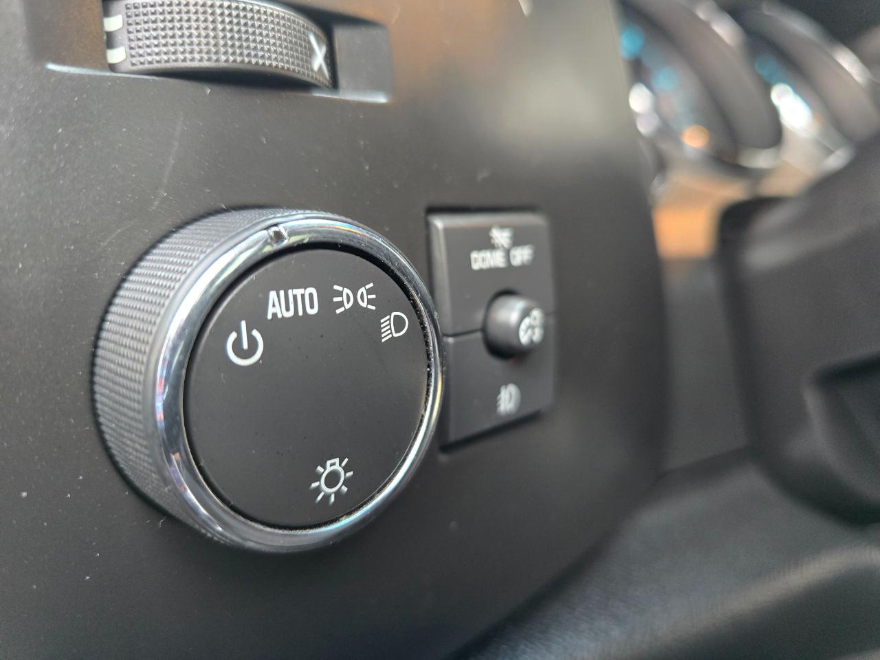 Chevrolet Silverado 1500 4WD Reg Cab 119.0" LT 2010