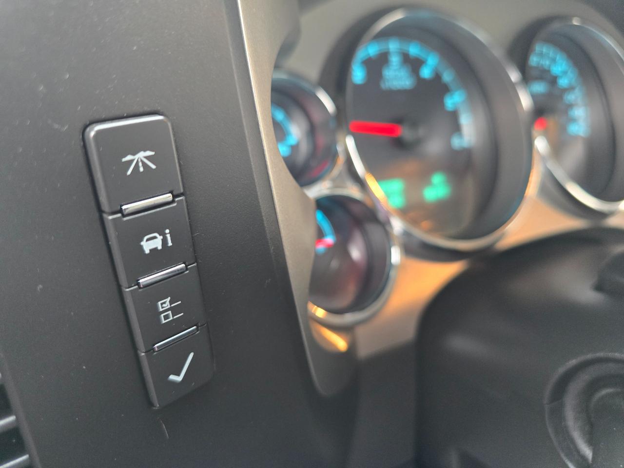 Chevrolet Silverado 1500 4WD Reg Cab 119.0" LT 2010