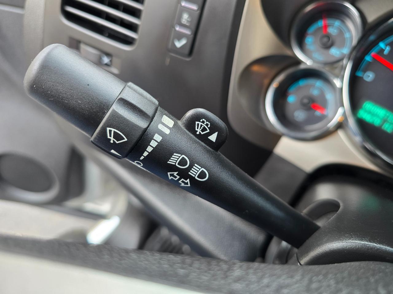 Chevrolet Silverado 1500 4WD Reg Cab 119.0" LT 2010