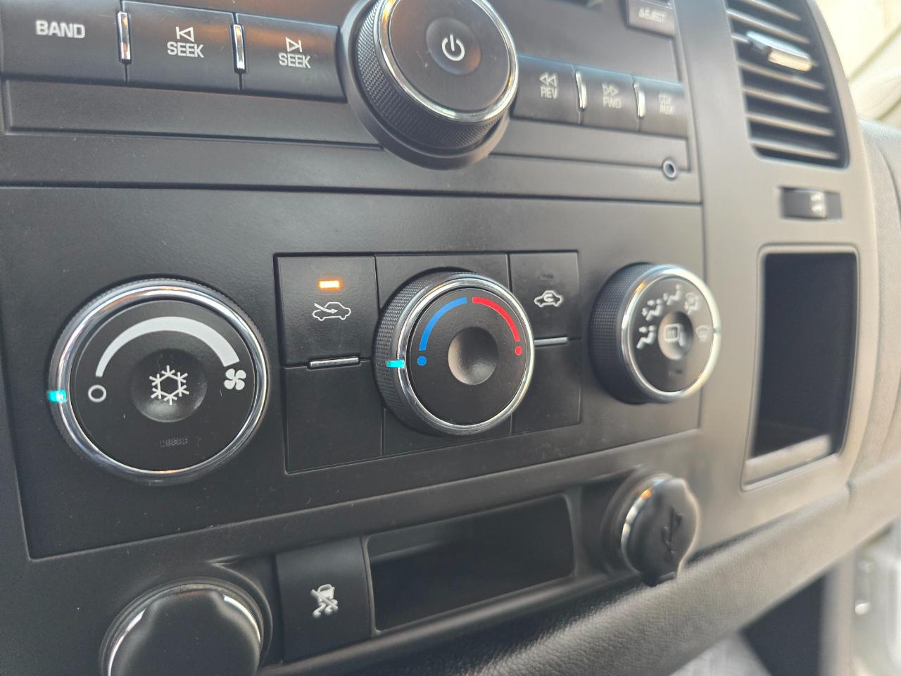 Chevrolet Silverado 1500 4WD Reg Cab 119.0" LT 2010