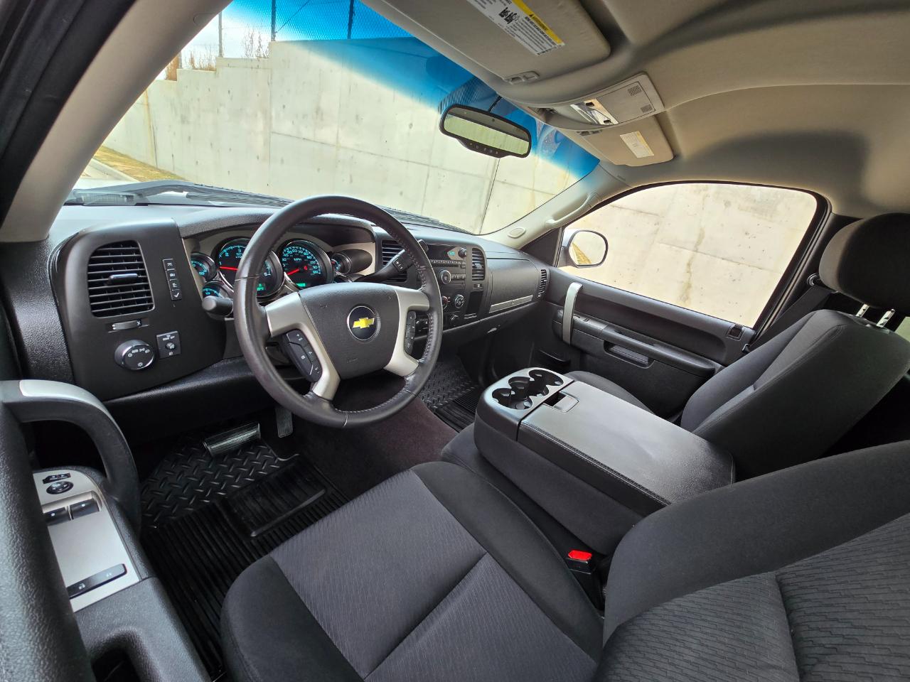 Chevrolet Silverado 1500 4WD Reg Cab 119.0" LT 2010