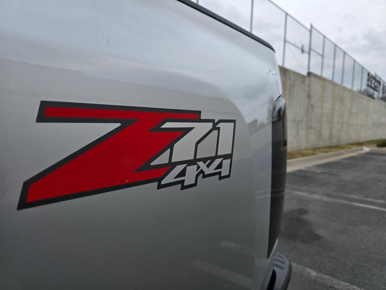 Chevrolet Silverado 1500 4WD Reg Cab 119.0" LT 2010