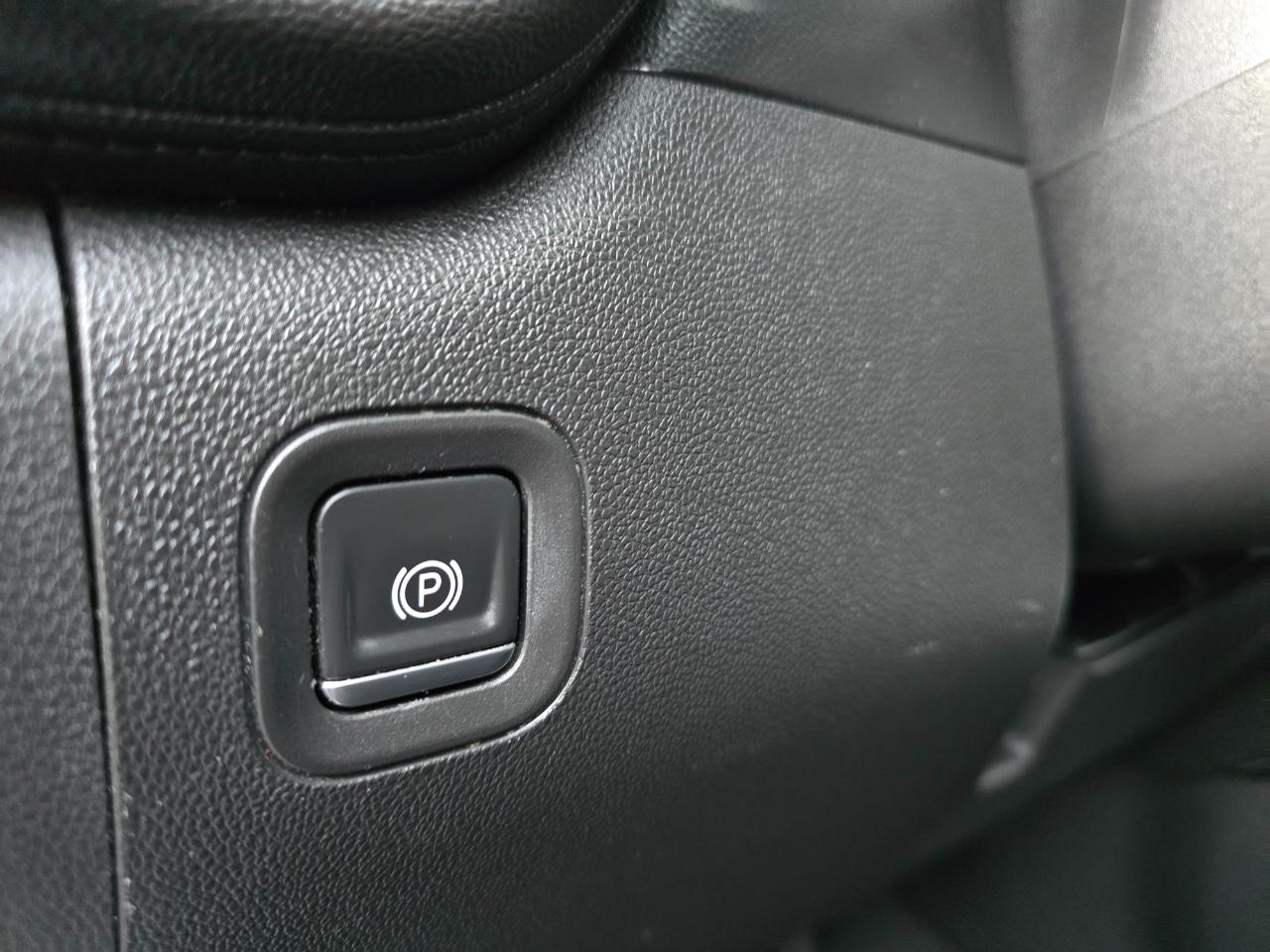 GMC Sierra 1500 4WD Crew Cab 147" SLT 2019