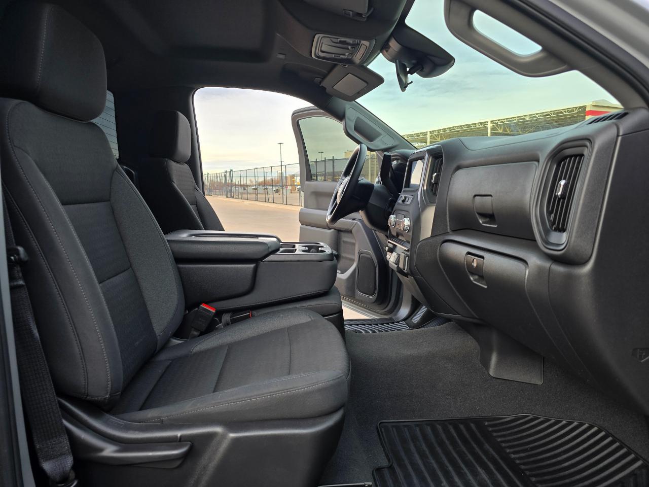 GMC Sierra 1500 4WD Reg Cab 126" Pro 2024