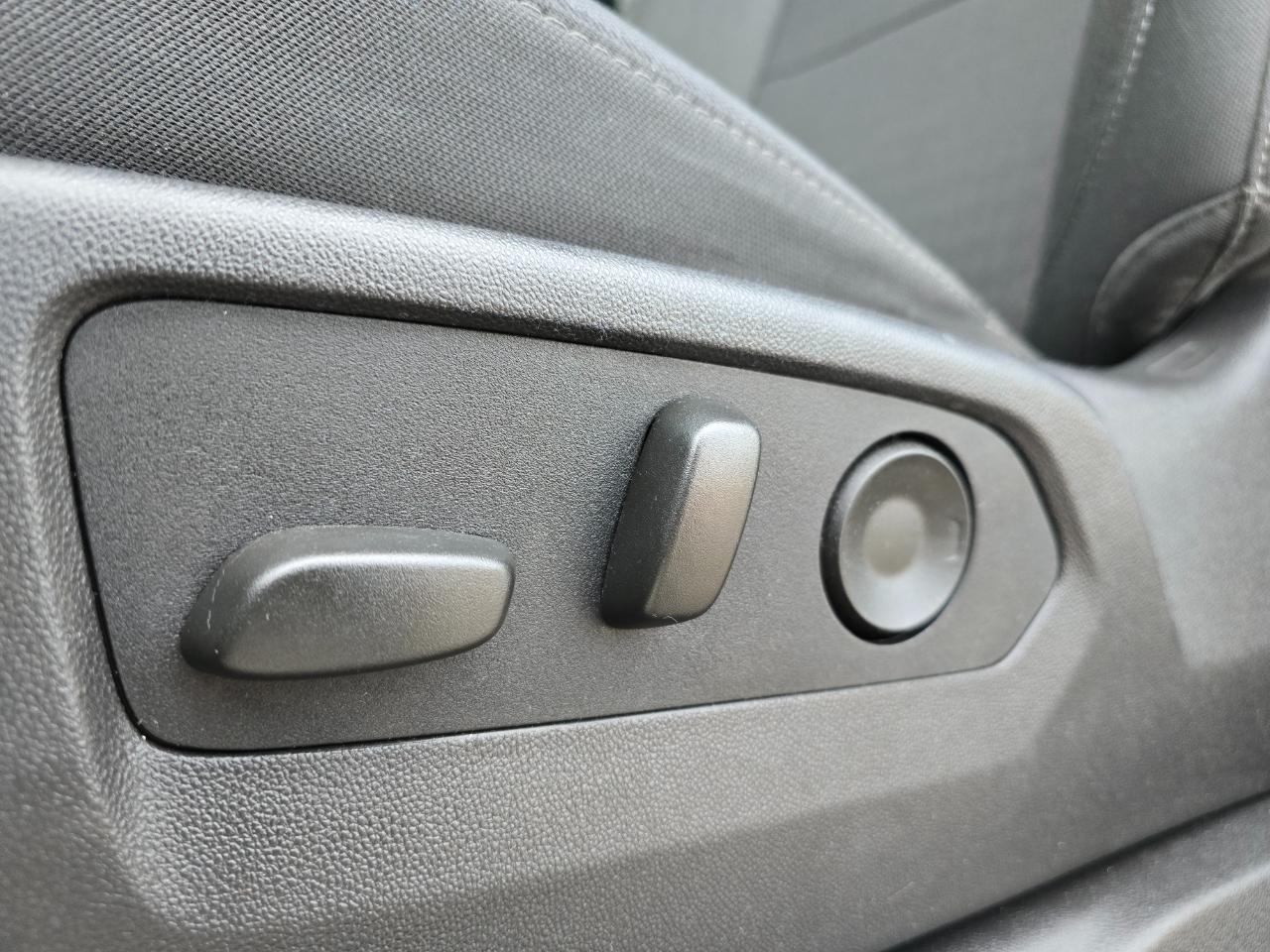 GMC Sierra 1500 4WD Reg Cab 126" Pro 2024