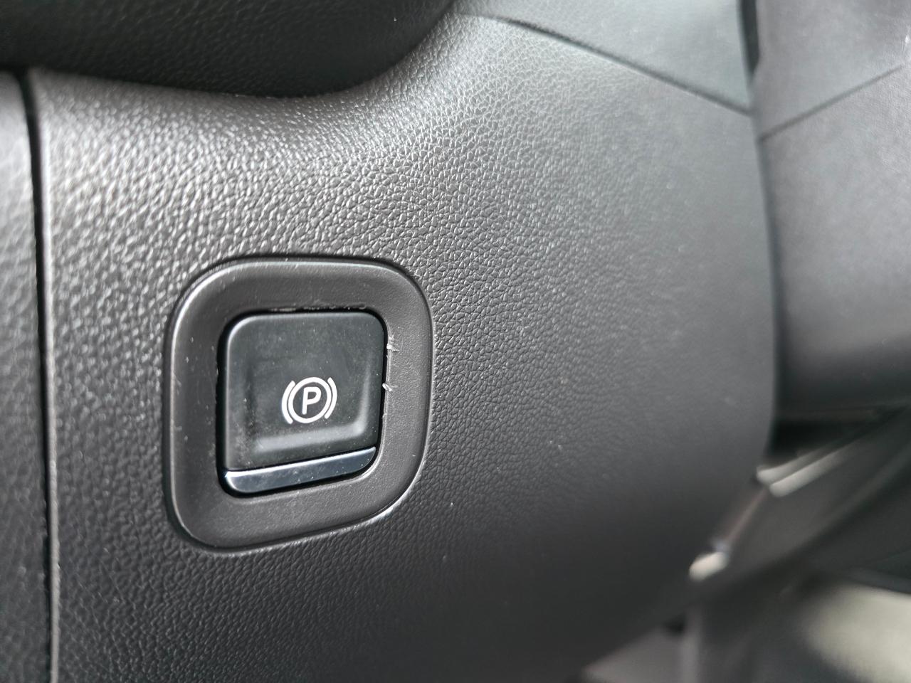 GMC Sierra 1500 4WD Reg Cab 126" Pro 2024