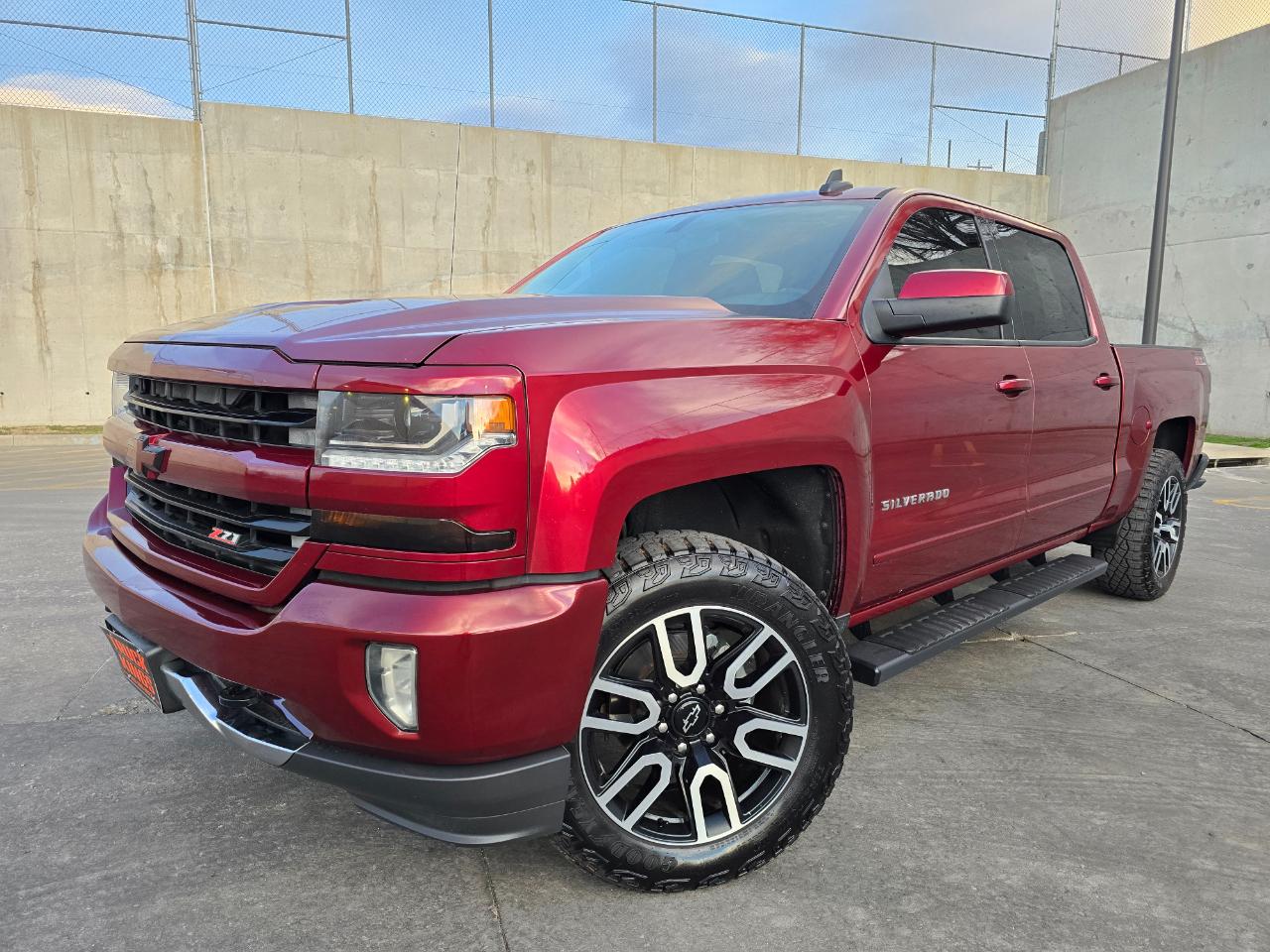 Chevrolet Silverado 1500 4WD Crew Cab 143.5" LT w/2LT 2016