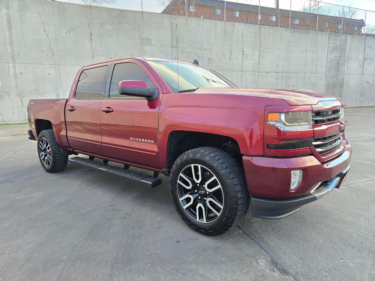 Chevrolet Silverado 1500 4WD Crew Cab 143.5" LT w/2LT 2016