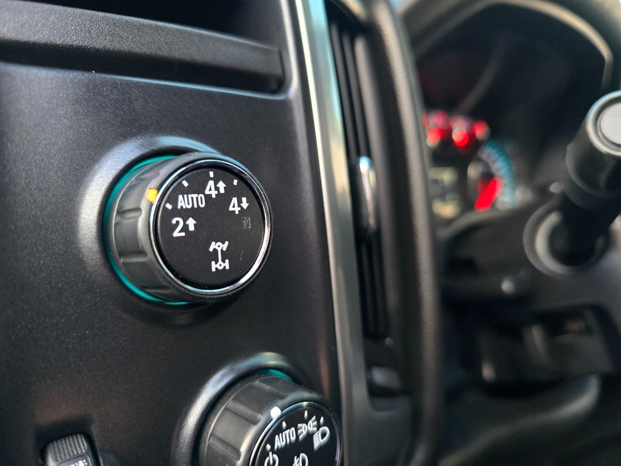 Chevrolet Silverado 1500 4WD Crew Cab 143.5" LT w/2LT 2016