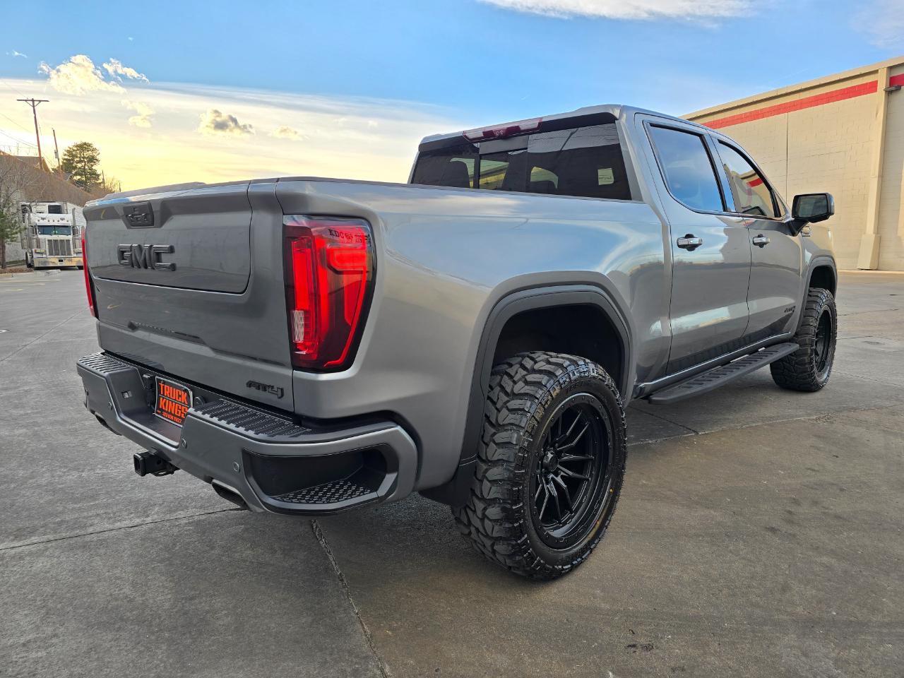 GMC Sierra 1500 4WD Crew Cab 147" AT4 2021