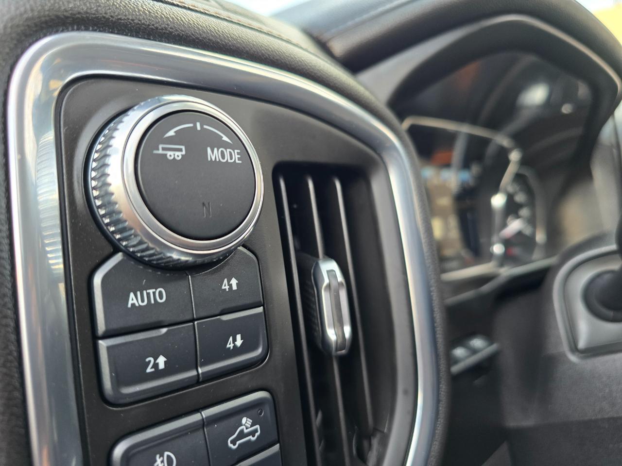 GMC Sierra 1500 4WD Crew Cab 147" AT4 2021