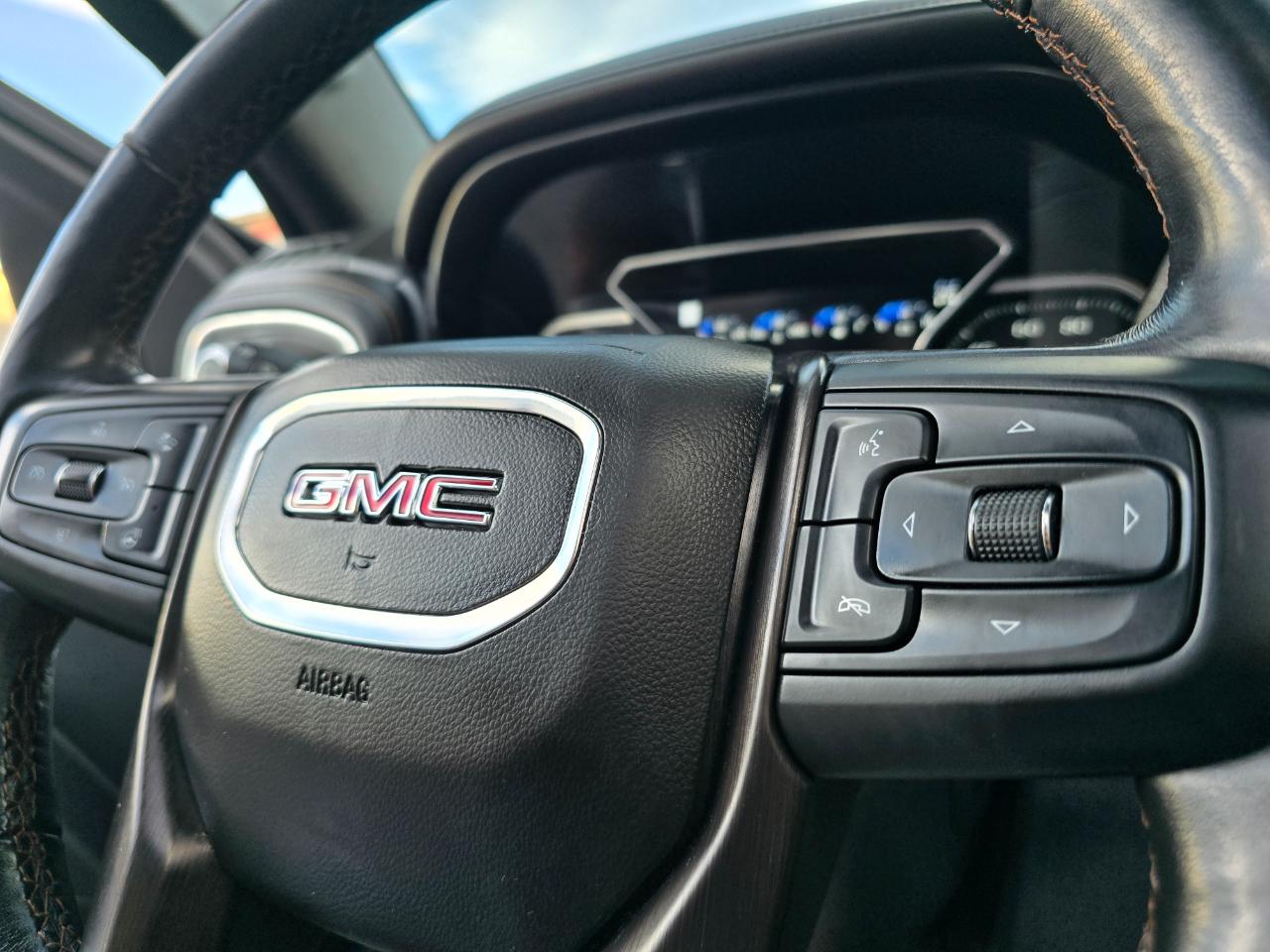 GMC Sierra 1500 4WD Crew Cab 147" AT4 2021