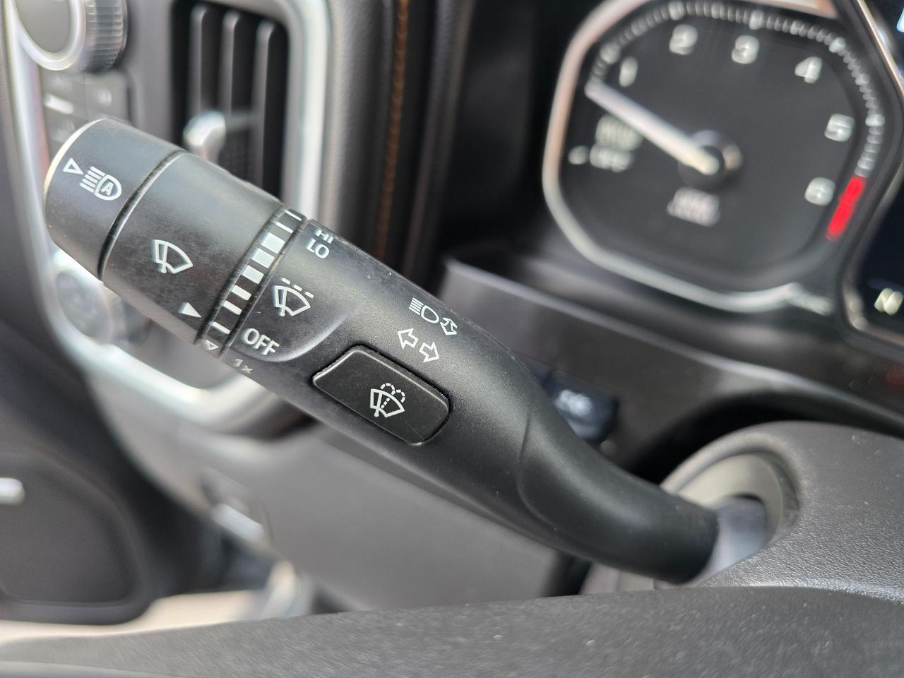 GMC Sierra 1500 4WD Crew Cab 147" AT4 2021