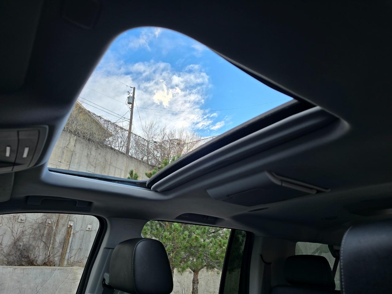 Chevrolet Suburban 4WD 4dr Premier 2020