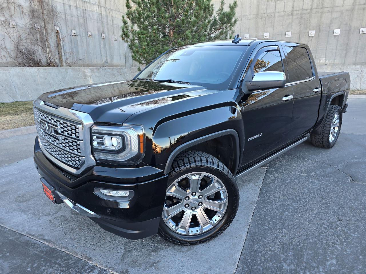 GMC Sierra 1500 4WD Crew Cab 143.5" Denali 2018