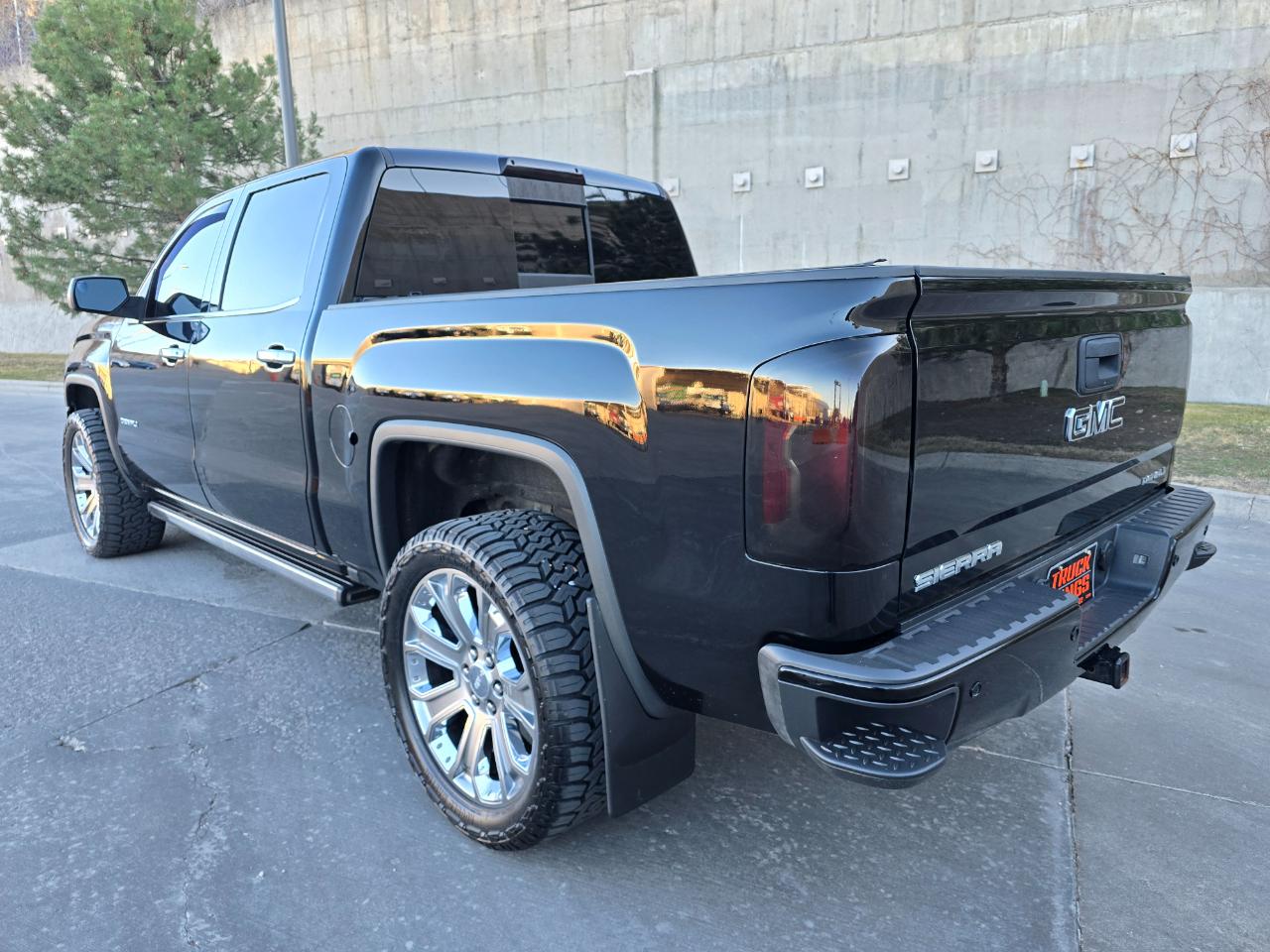 GMC Sierra 1500 4WD Crew Cab 143.5" Denali 2018