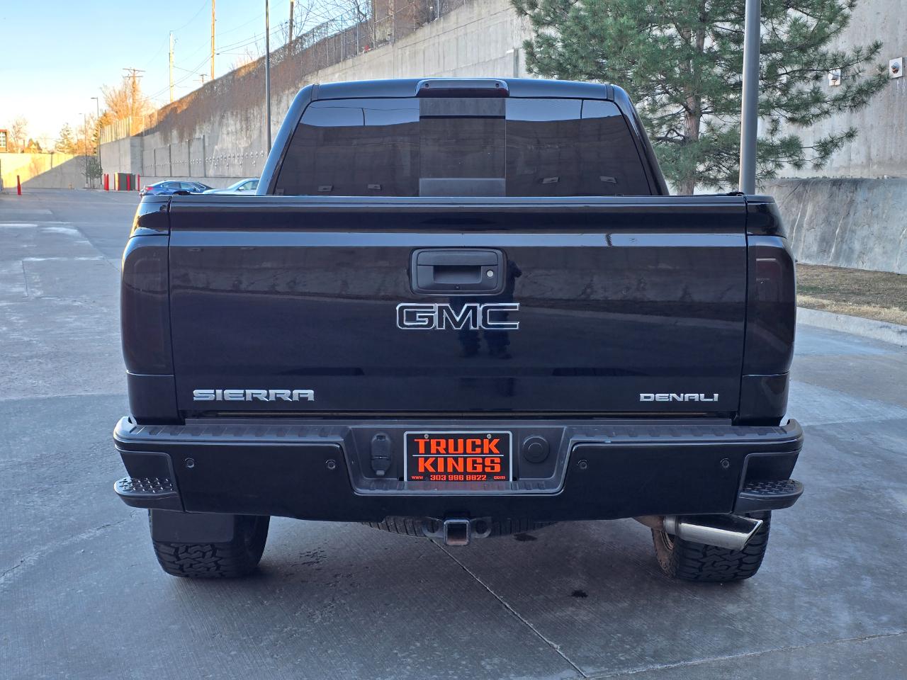 GMC Sierra 1500 4WD Crew Cab 143.5" Denali 2018