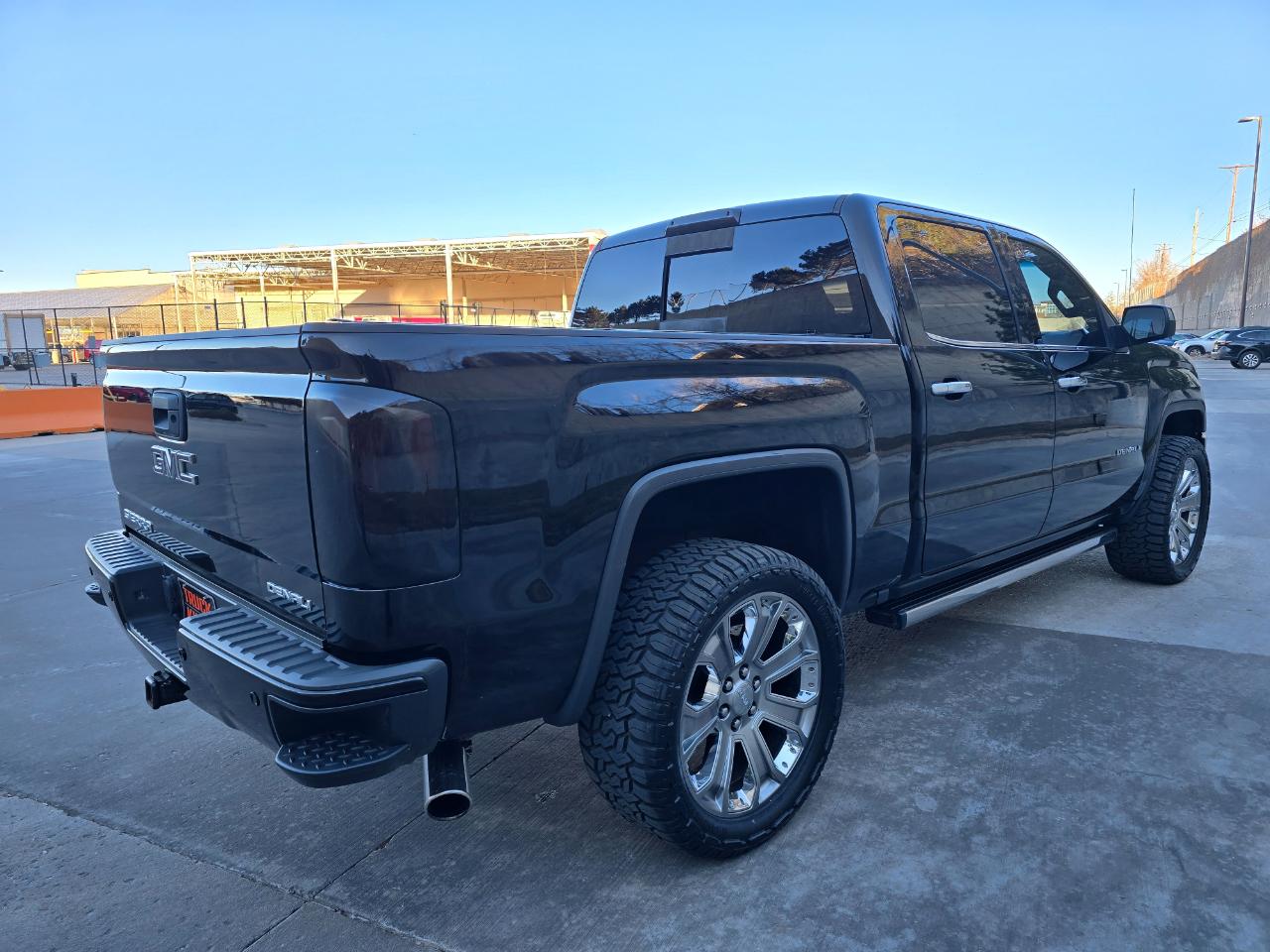 GMC Sierra 1500 4WD Crew Cab 143.5" Denali 2018