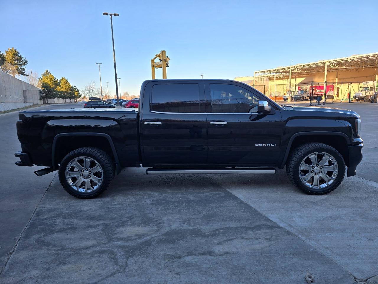 GMC Sierra 1500 4WD Crew Cab 143.5" Denali 2018