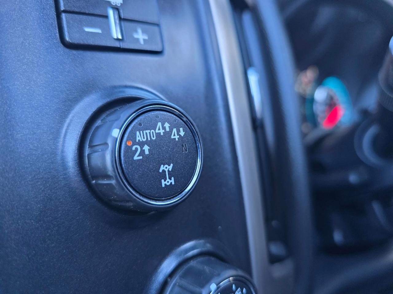 GMC Sierra 1500 4WD Crew Cab 143.5" Denali 2018