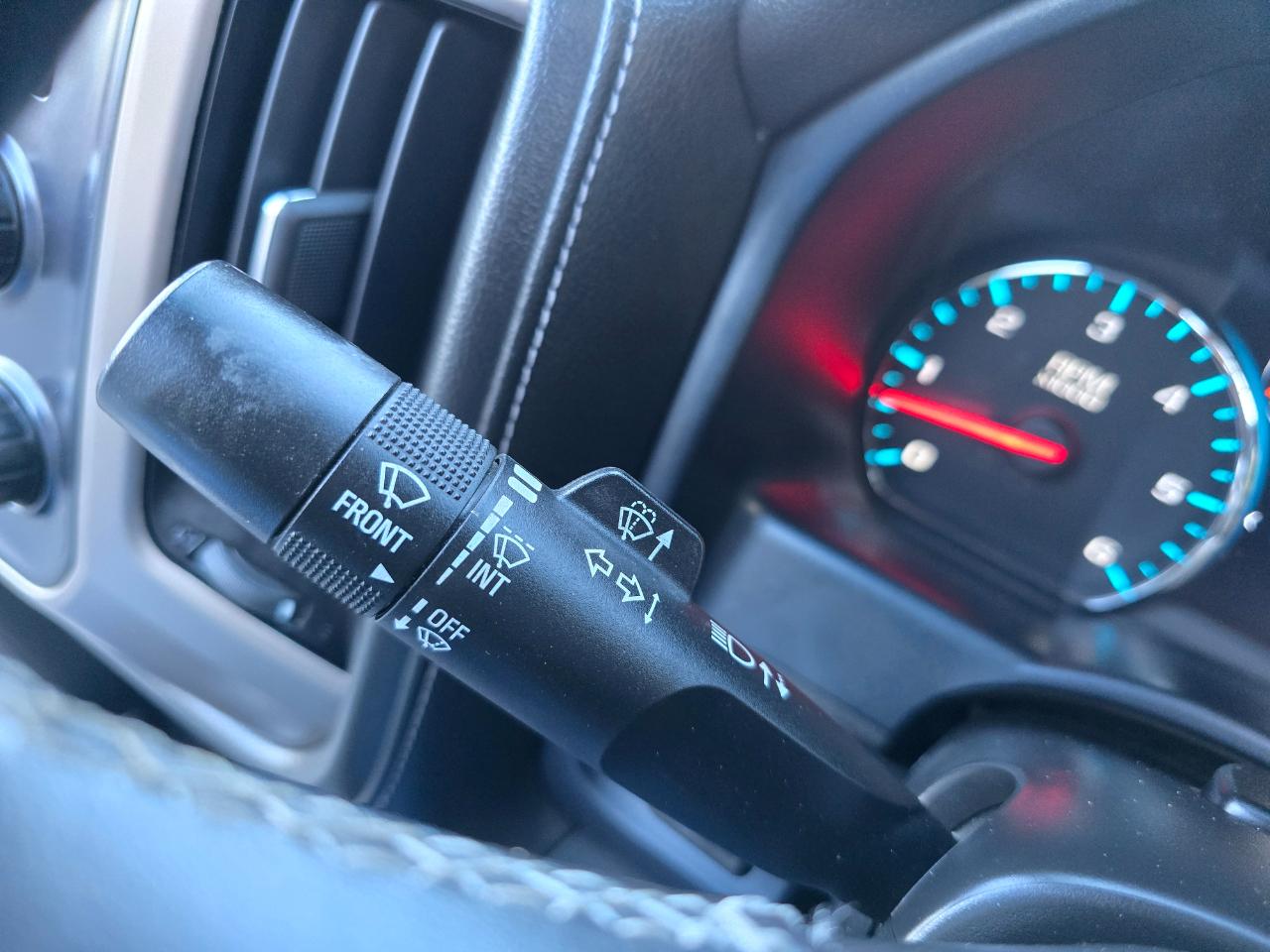 GMC Sierra 1500 4WD Crew Cab 143.5" Denali 2018