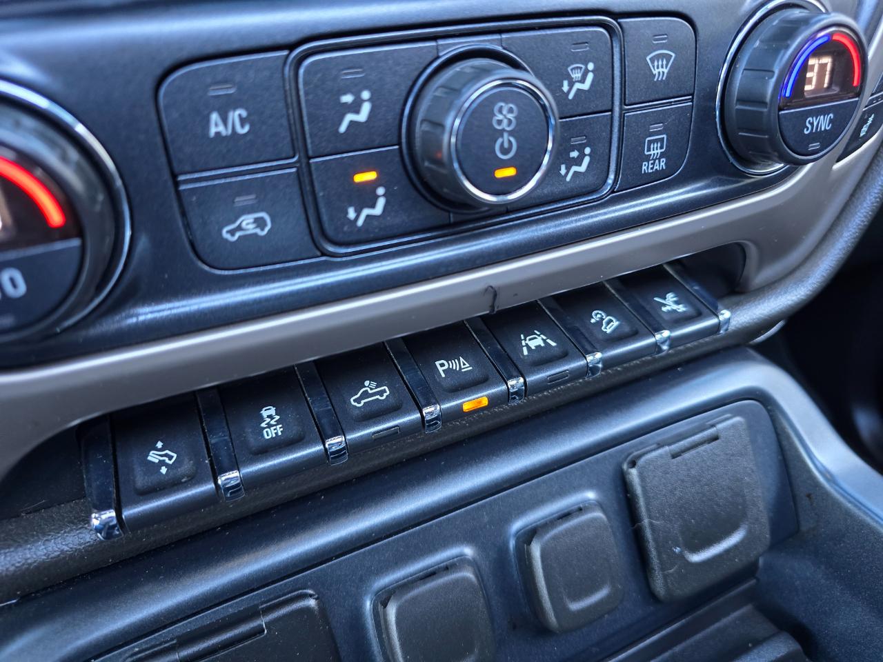 GMC Sierra 1500 4WD Crew Cab 143.5" Denali 2018