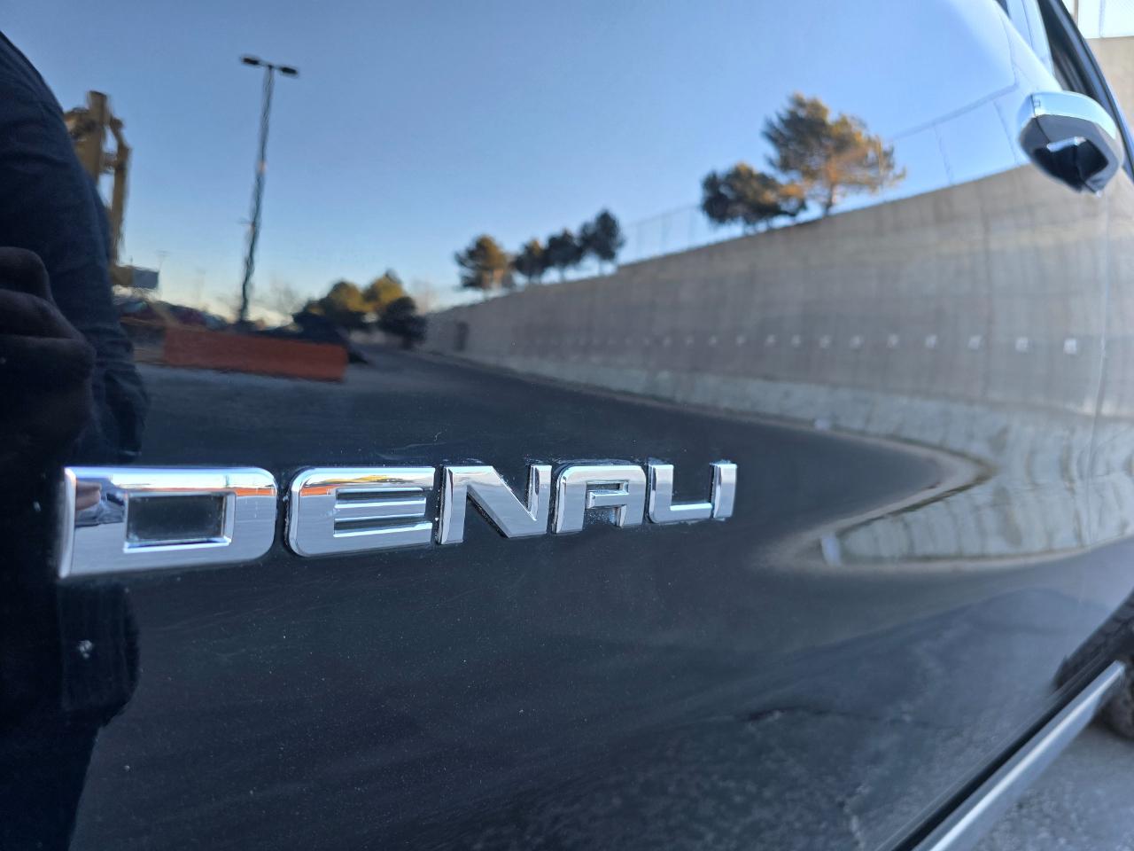 GMC Sierra 1500 4WD Crew Cab 143.5" Denali 2018