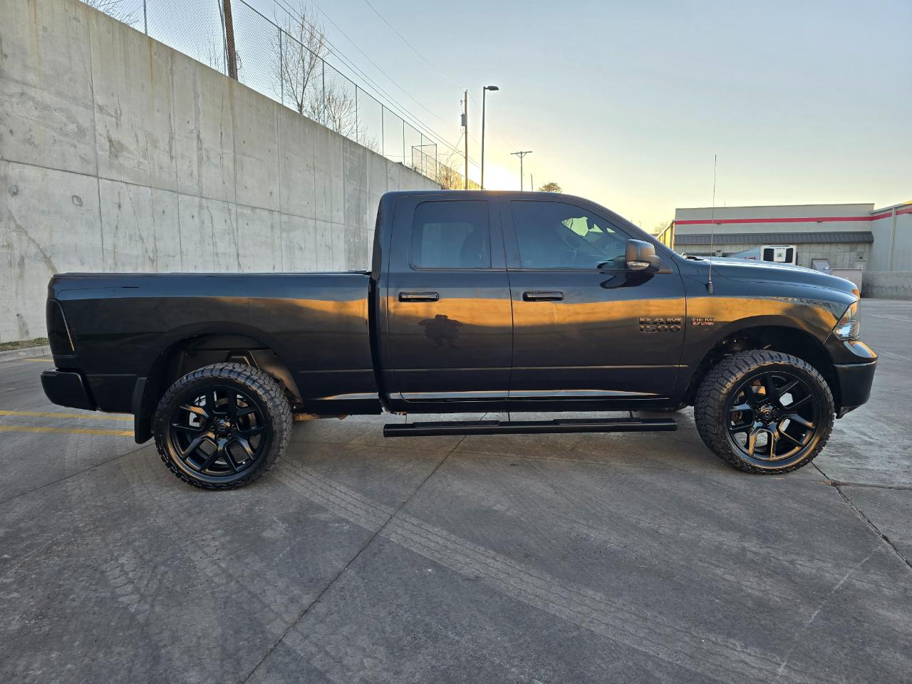 RAM 1500 Big Horn 4x4 Quad Cab 6'4" Box 2018
