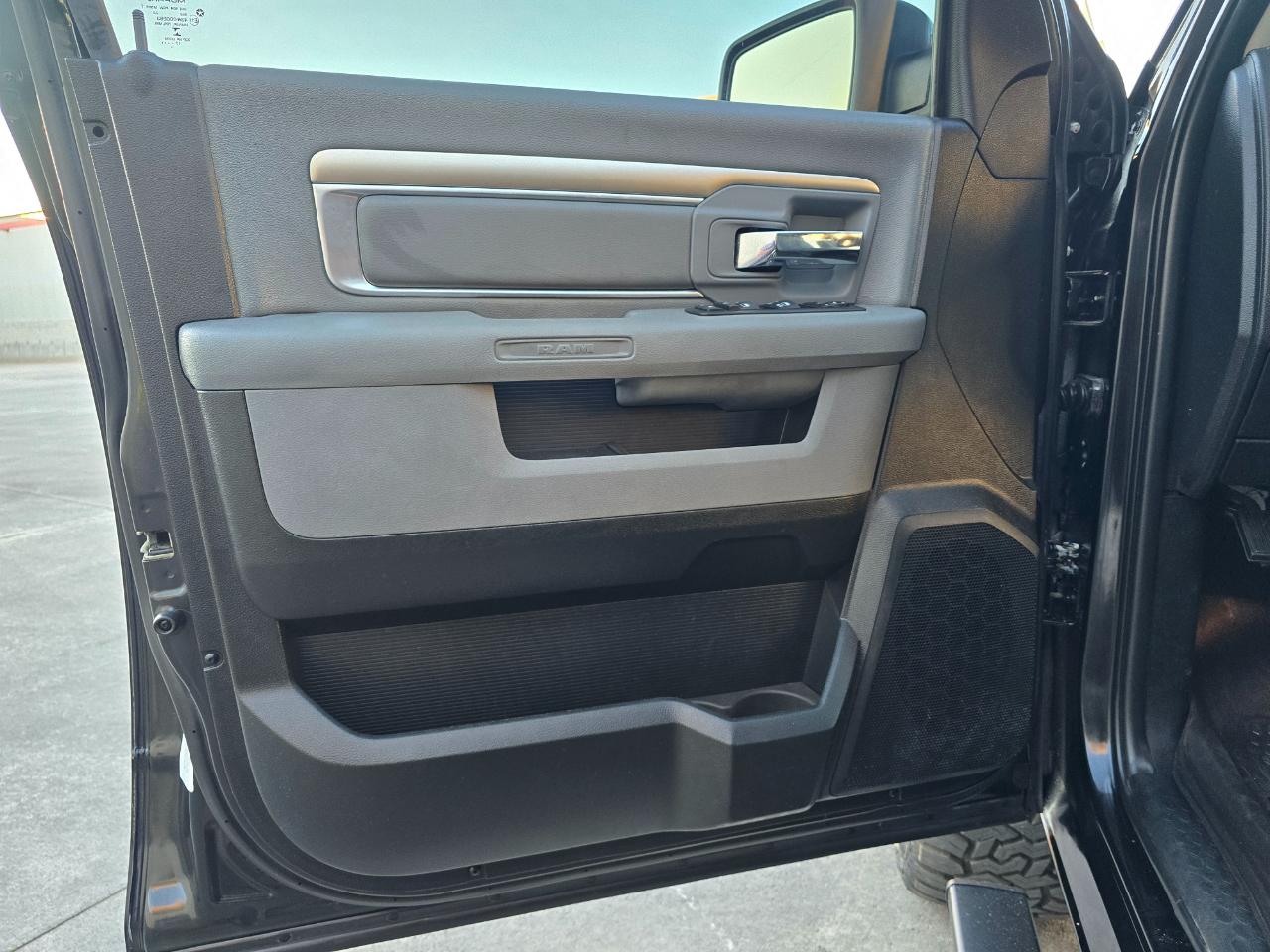 RAM 1500 Big Horn 4x4 Quad Cab 6'4" Box 2018