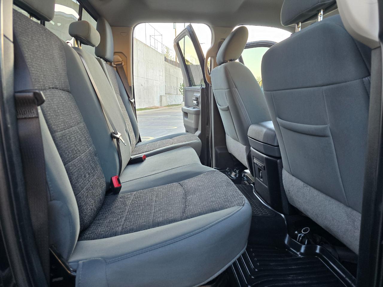 RAM 1500 Big Horn 4x4 Quad Cab 6'4" Box 2018