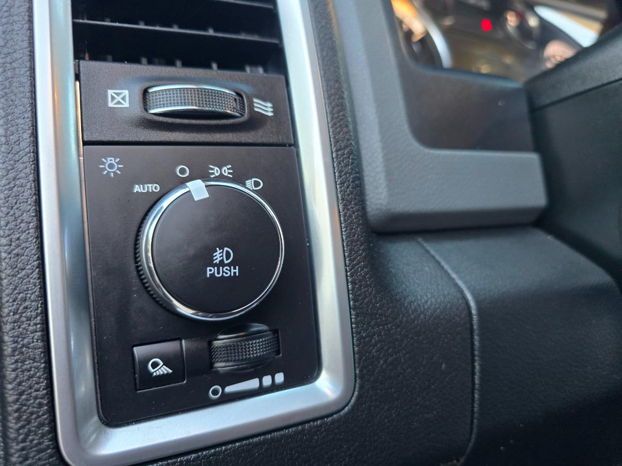 RAM 1500 Big Horn 4x4 Quad Cab 6'4" Box 2018