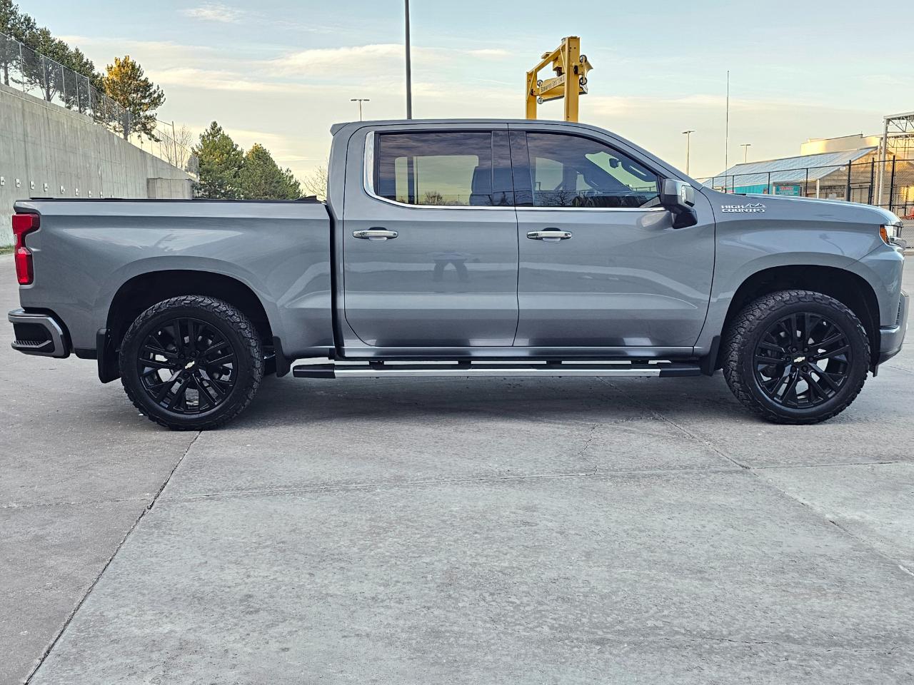 Chevrolet Silverado 1500 4WD Crew Cab 147" High Country 2019