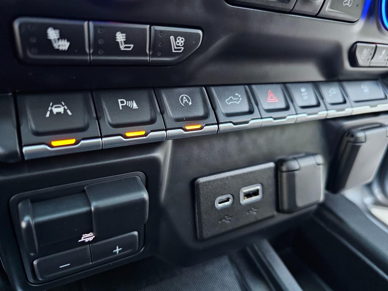 Chevrolet Silverado 1500 4WD Crew Cab 147" High Country 2019