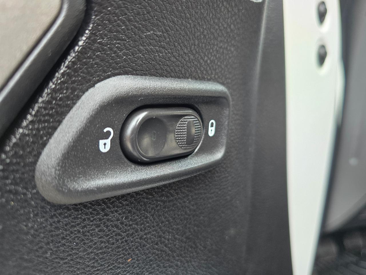 Jeep Wrangler 4WD 2dr Sport 2012