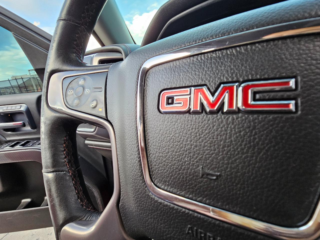 GMC Sierra 1500 4WD Double Cab 143.5" SLT 2018