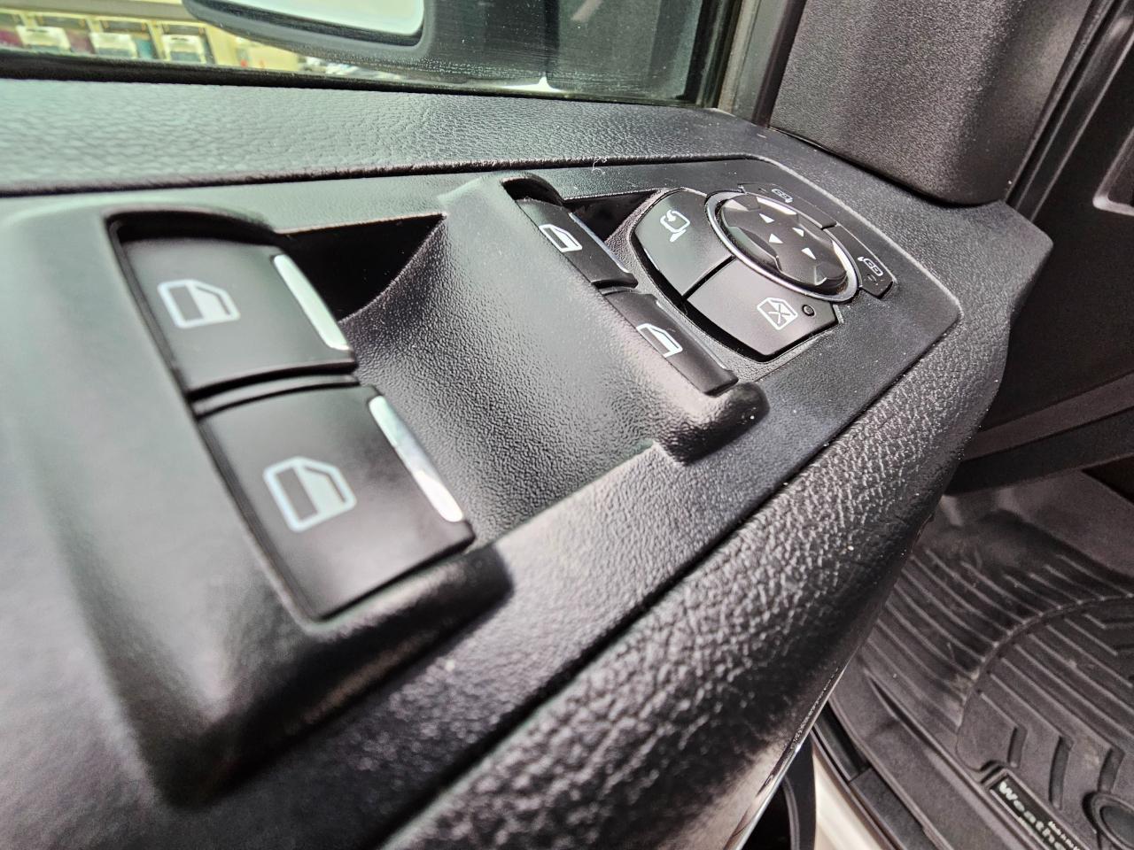 Ford F-150 4WD SuperCrew 145" Platinum 2015