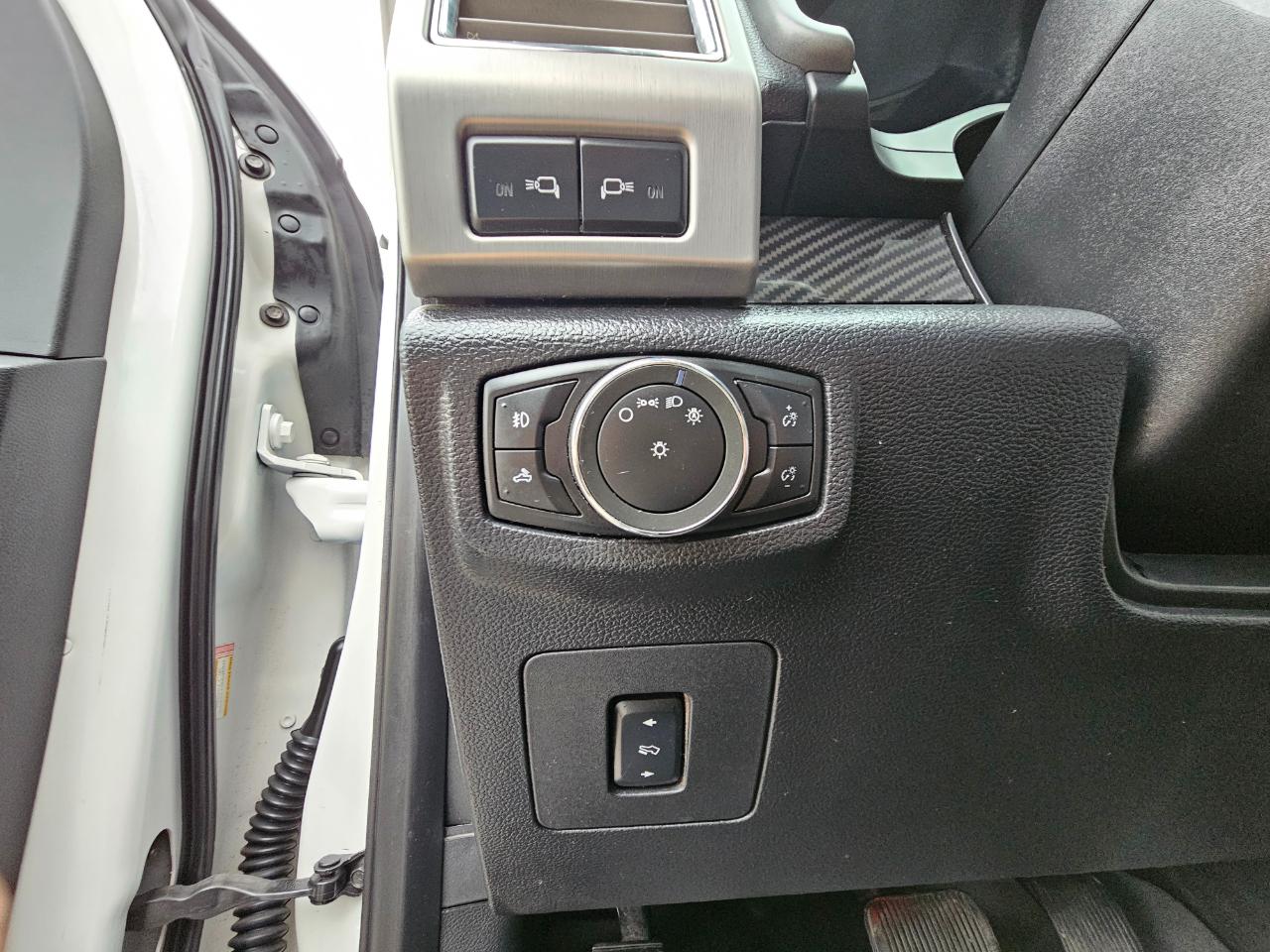 Ford F-150 4WD SuperCrew 145" Platinum 2015