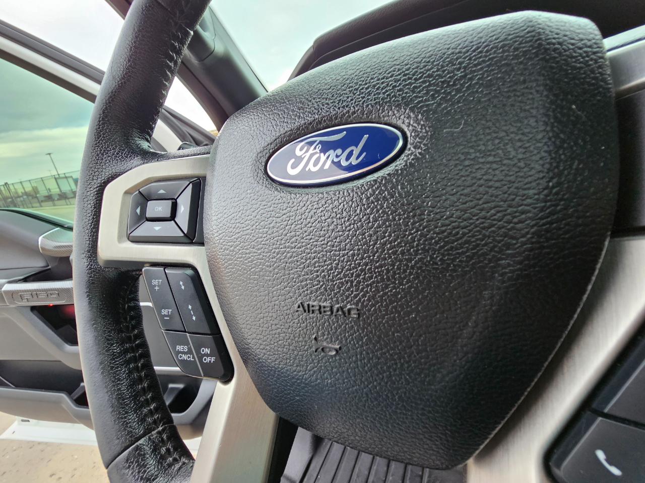 Ford F-150 4WD SuperCrew 145" Platinum 2015